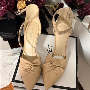 Nine West Tan Knotted Heels